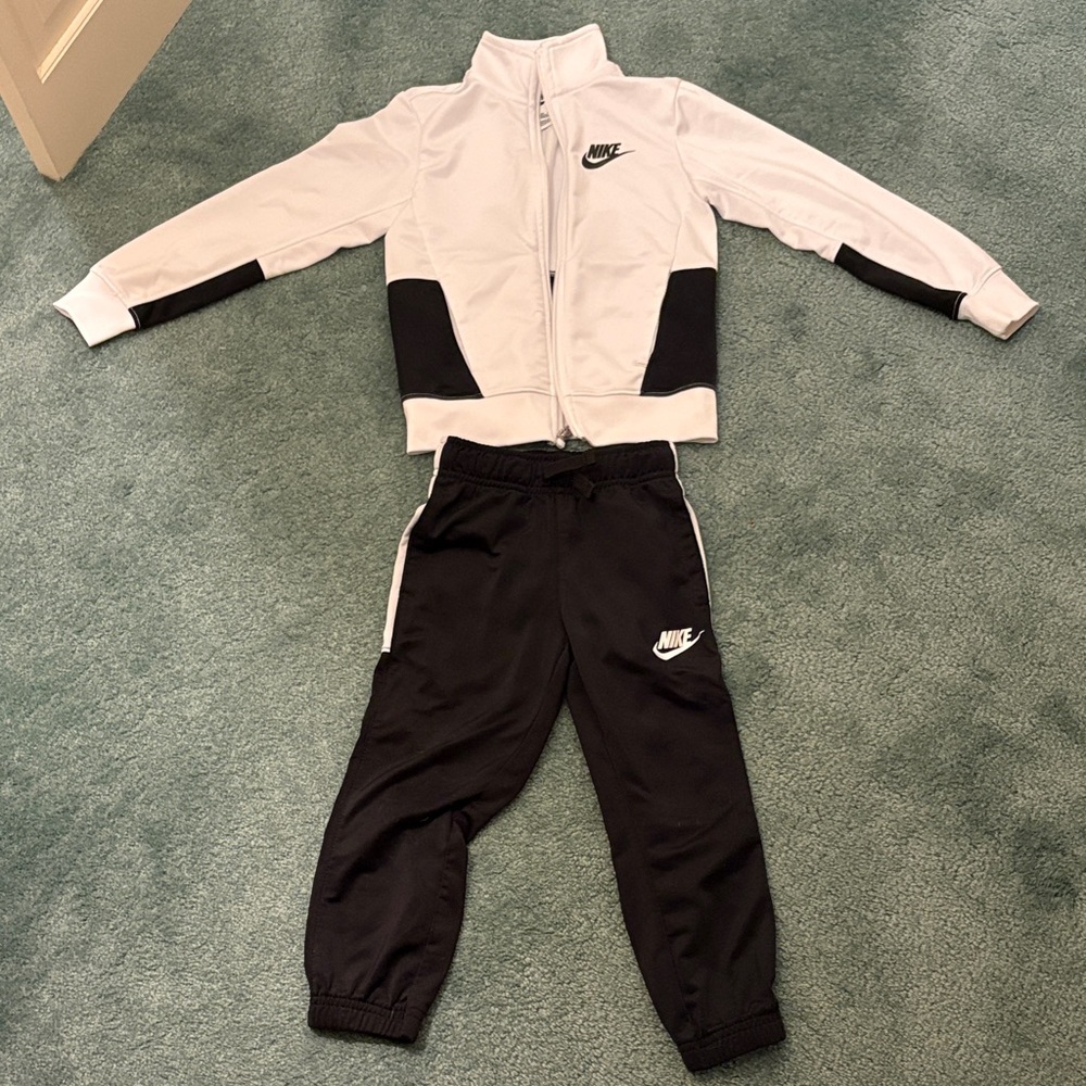 Nike Kids Black and White Matching Set